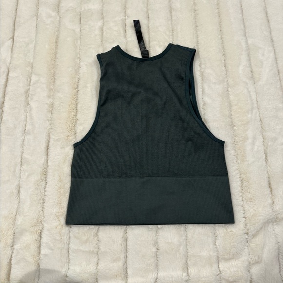 🌿 Urban Outfitters Plunge Neck Crop Top – Army Green Chic! - Picture 4 of 4